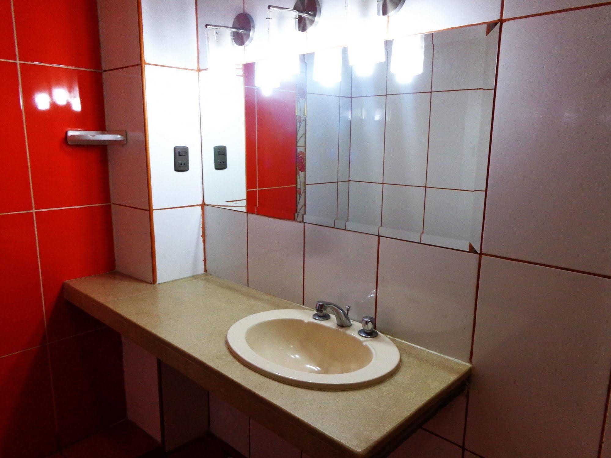 Hotel Colon Plaza Ica Kültér fotó